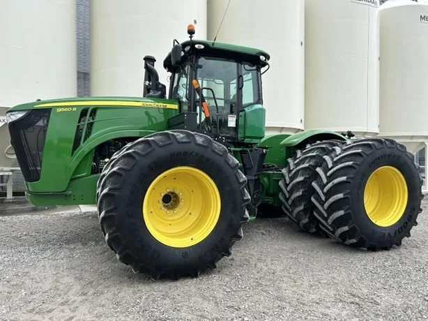 JOHN DEERE 9560R — foto 1 de 83