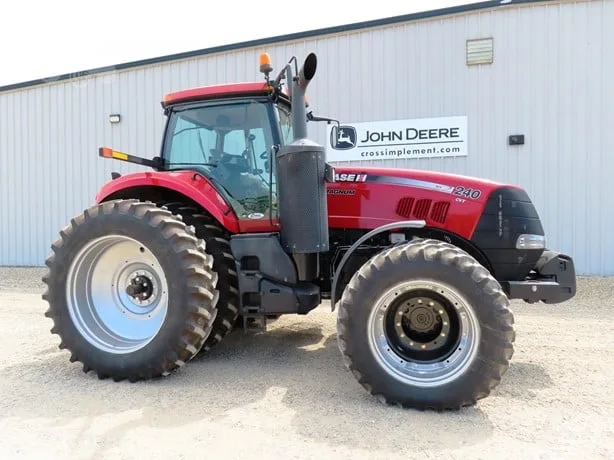 CASE IH MAGNUM 240 CVT — foto 1 de 38
