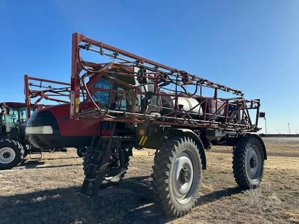 CASE IH PATRIOT 3240 — foto 1 de 18