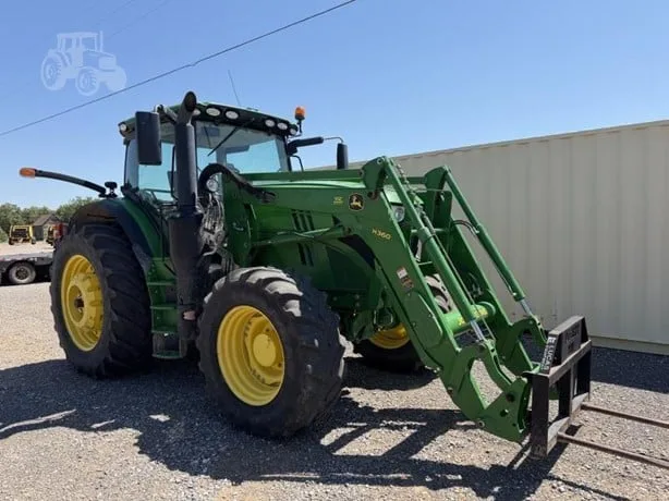 JOHN DEERE 6215R — foto 1 de 6