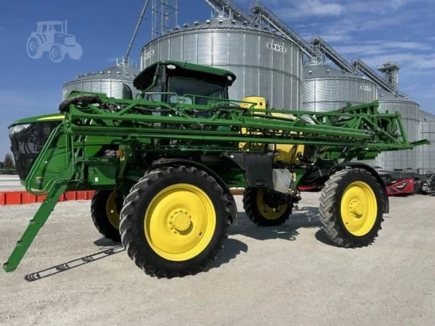 JOHN DEERE R4030 — foto 1 de 105
