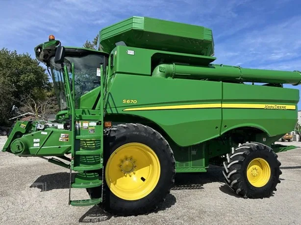 JOHN DEERE S670 — foto 1 de 117