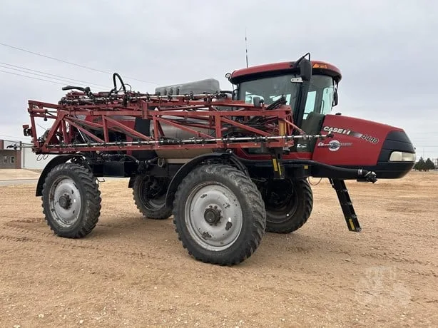 CASE IH PATRIOT 4440 — foto 1 de 46