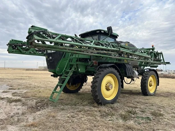 JOHN DEERE R4038 — foto 1 de 25