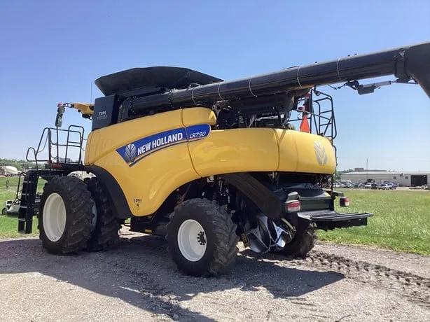 NEW HOLLAND CR7.90 — foto 1 de 9