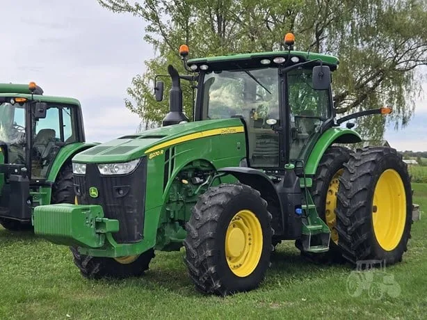 JOHN DEERE 8270R — foto 1 de 14