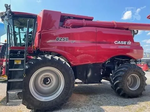 CASE IH 8250 — foto 1 de 6