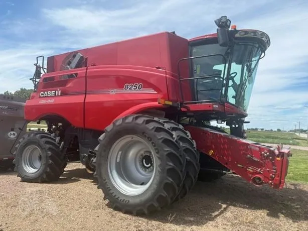CASE IH 8250 — foto 1 de 11