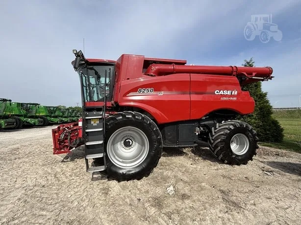CASE IH 8250 — foto 1 de 44
