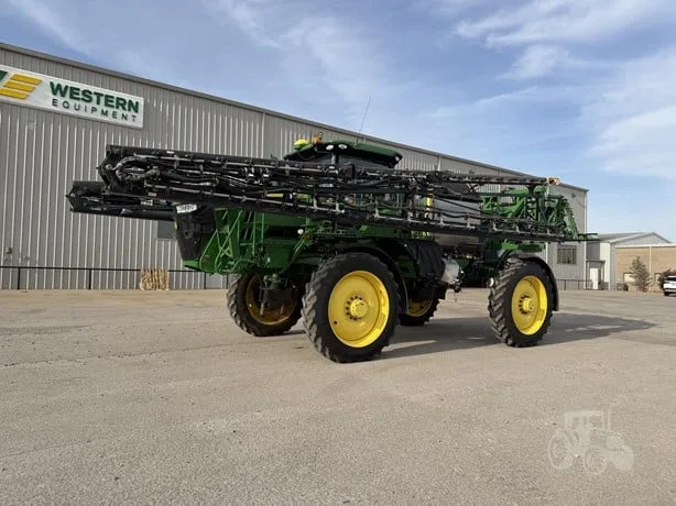 JOHN DEERE R4044 — foto 1 de 20