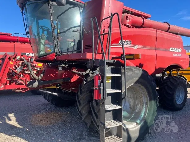 CASE IH 8250 — foto 1 de 5