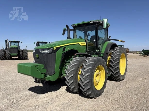 JOHN DEERE 8R 310 — foto 1 de 18