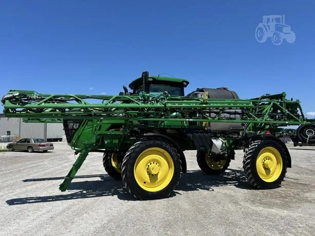 JOHN DEERE R4044 — foto 1 de 102