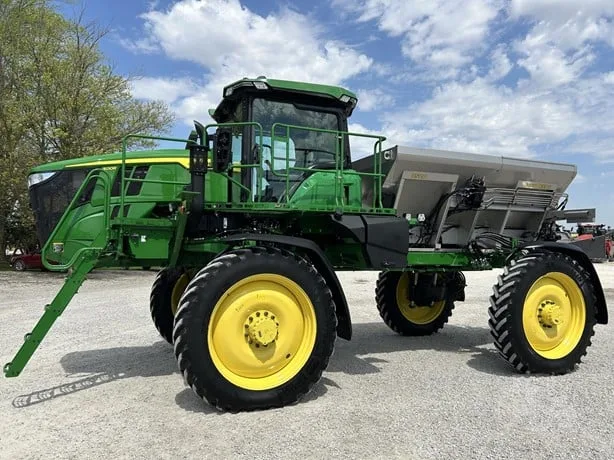 JOHN DEERE 400R — foto 1 de 99