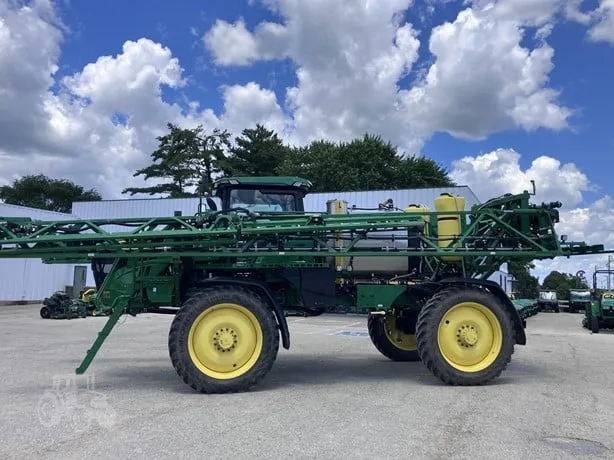 JOHN DEERE 410R — foto 1 de 24