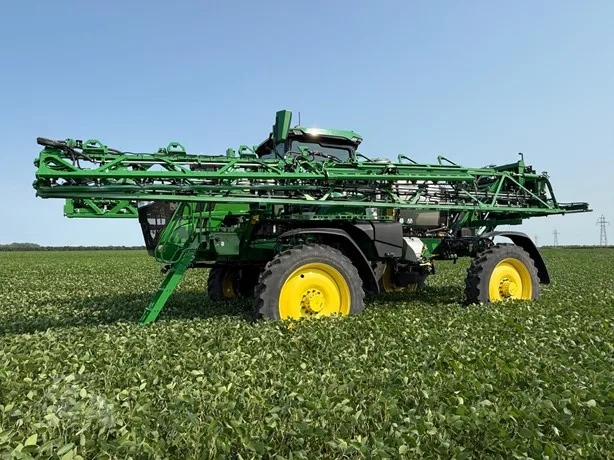 JOHN DEERE 410R — foto 1 de 19