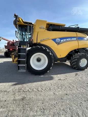 NEW HOLLAND CR8.90 REVELATION — foto 1 de 17