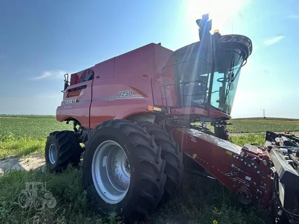 CASE IH 8250 — foto 1 de 12