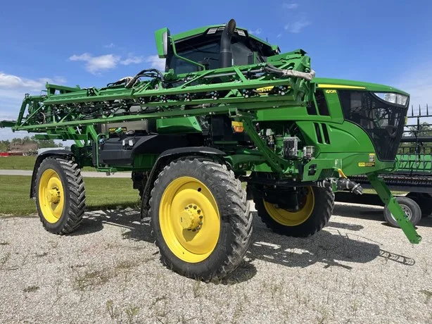 JOHN DEERE 410R — foto 1 de 20