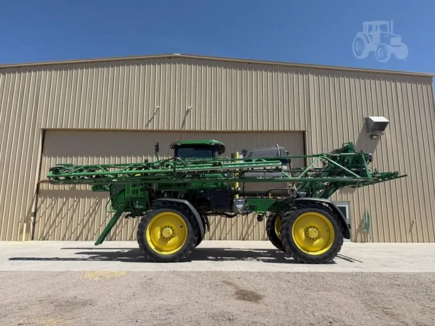 JOHN DEERE 412R — foto 1 de 50