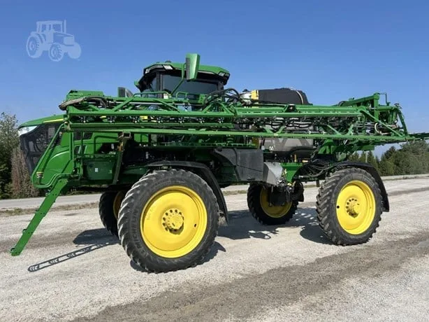 JOHN DEERE 412R — foto 1 de 74