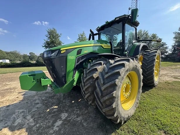 JOHN DEERE 8R 340 — foto 1 de 48