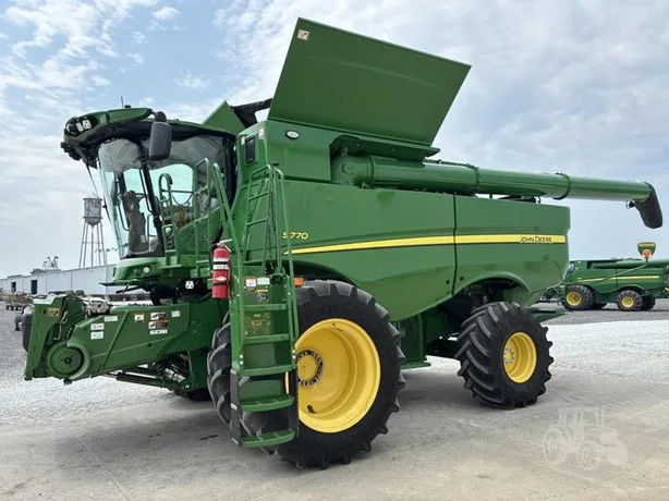 JOHN DEERE S770 — foto 1 de 102
