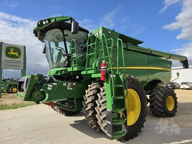 JOHN DEERE S770 — foto 1 de 36
