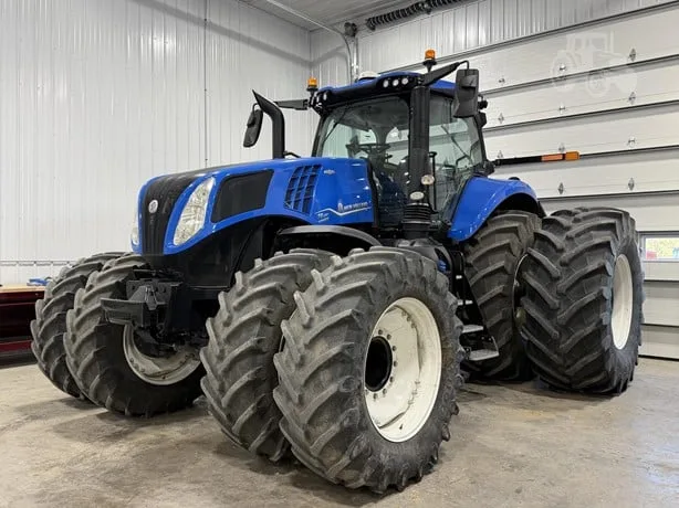 NEW HOLLAND T8.435 — foto 1 de 3