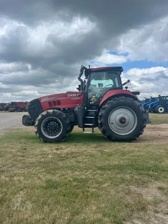 CASE IH MAGNUM 220 — foto 1 de 18
