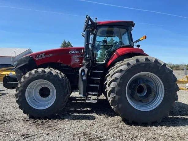CASE IH MAGNUM 340 — foto 1 de 9
