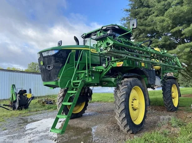 JOHN DEERE 410R — foto 1 de 13