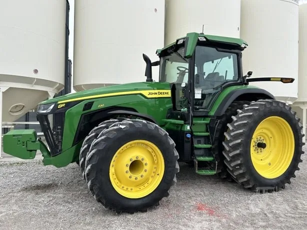 JOHN DEERE 8R 230 — foto 1 de 80