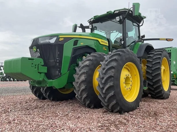 JOHN DEERE 8R 410 — foto 1 de 44