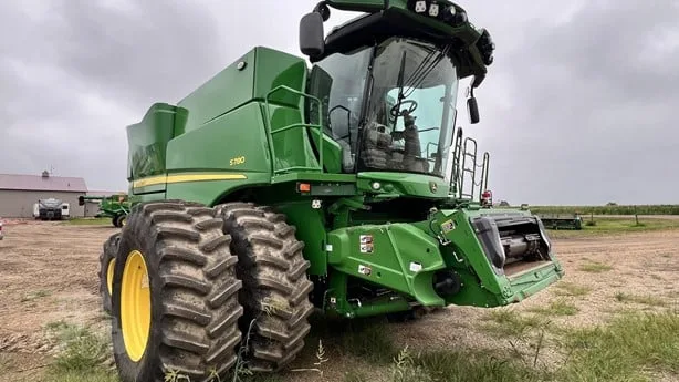 JOHN DEERE S780 — foto 1 de 44