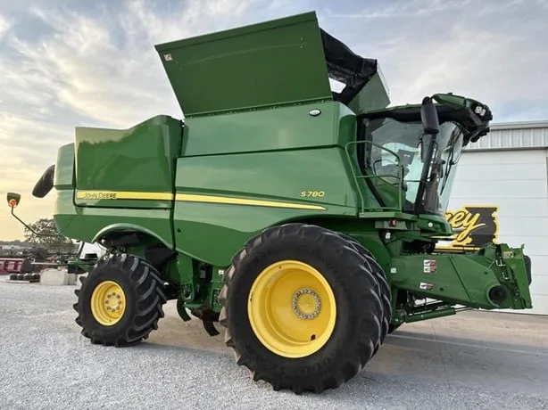 JOHN DEERE S780 — foto 1 de 102
