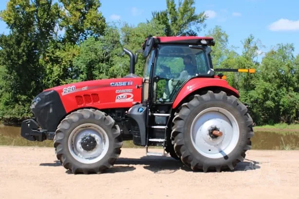 CASE IH MAGNUM 220 — foto 1 de 11