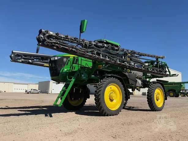 JOHN DEERE 412R — foto 1 de 48