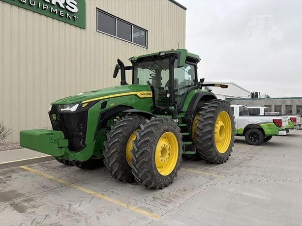 JOHN DEERE 8R 310 — foto 1 de 24