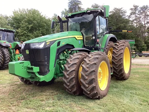 JOHN DEERE 8R 340 — foto 1 de 10
