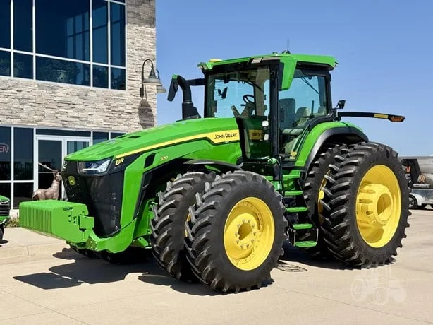 JOHN DEERE 8R 370 — foto 1 de 19
