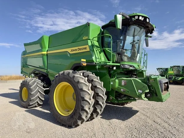 JOHN DEERE S7 700 — foto 1 de 24